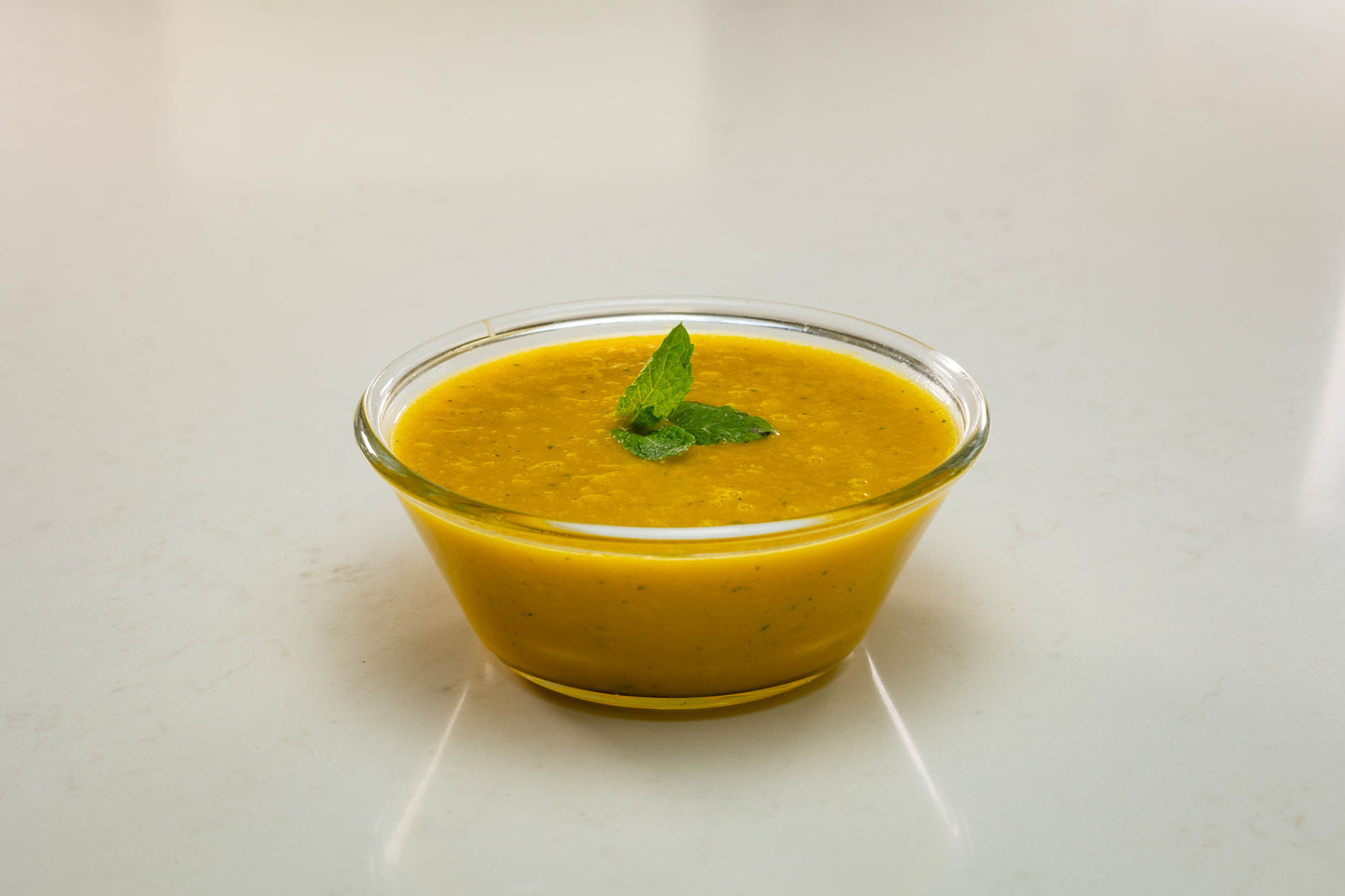 Sopa cremosa de calabaza y Cilantro